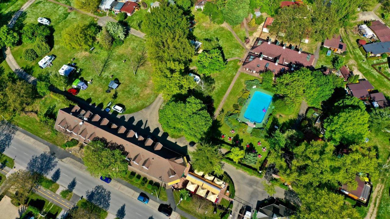 Romantik Camping Es Panzio Bük Zewnętrze zdjęcie