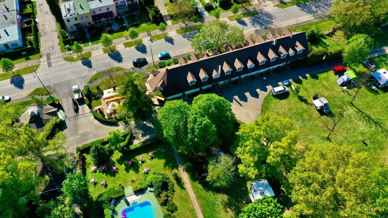 Romantik Camping Es Panzio Bük Zewnętrze zdjęcie
